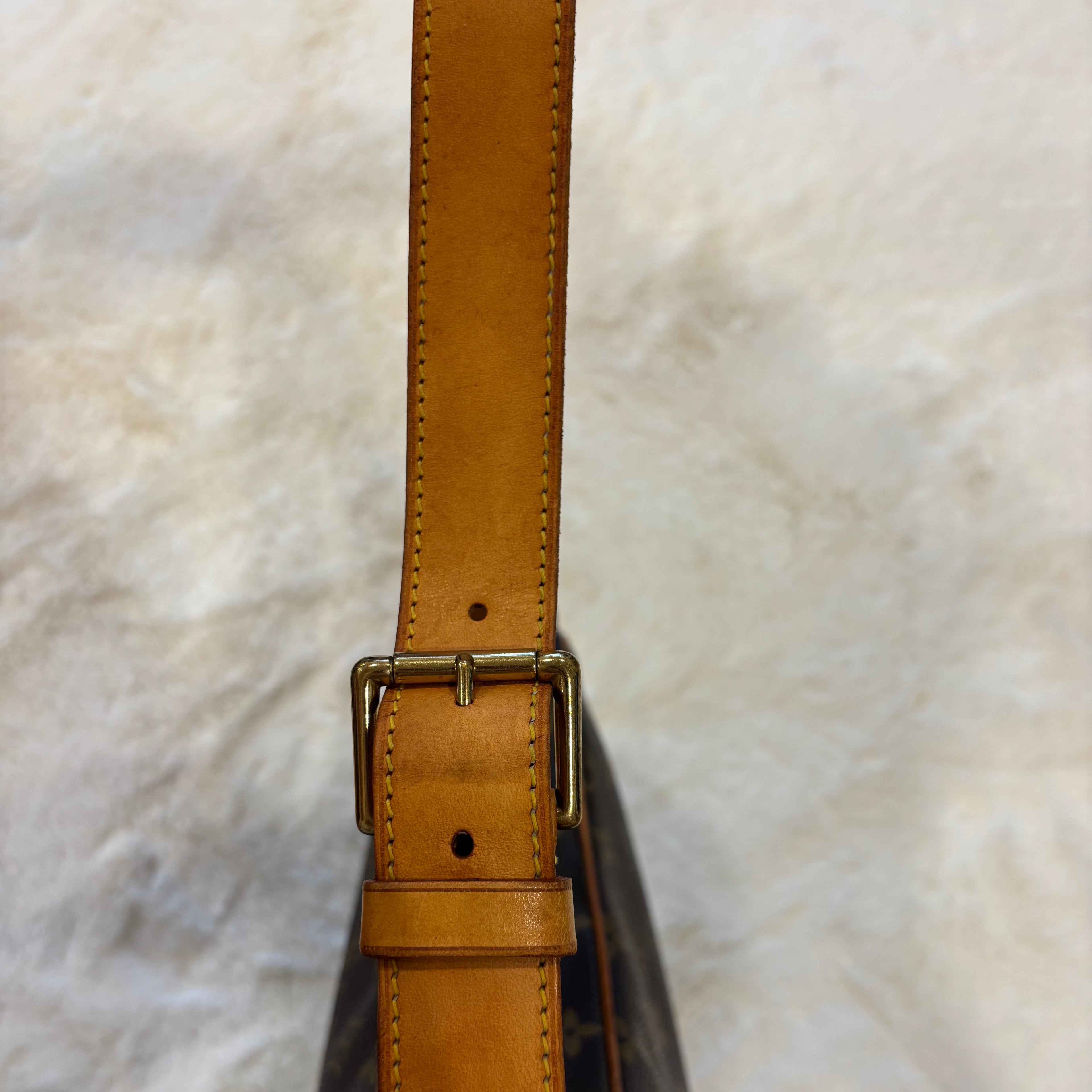 Croissant MM Shoulder Bag