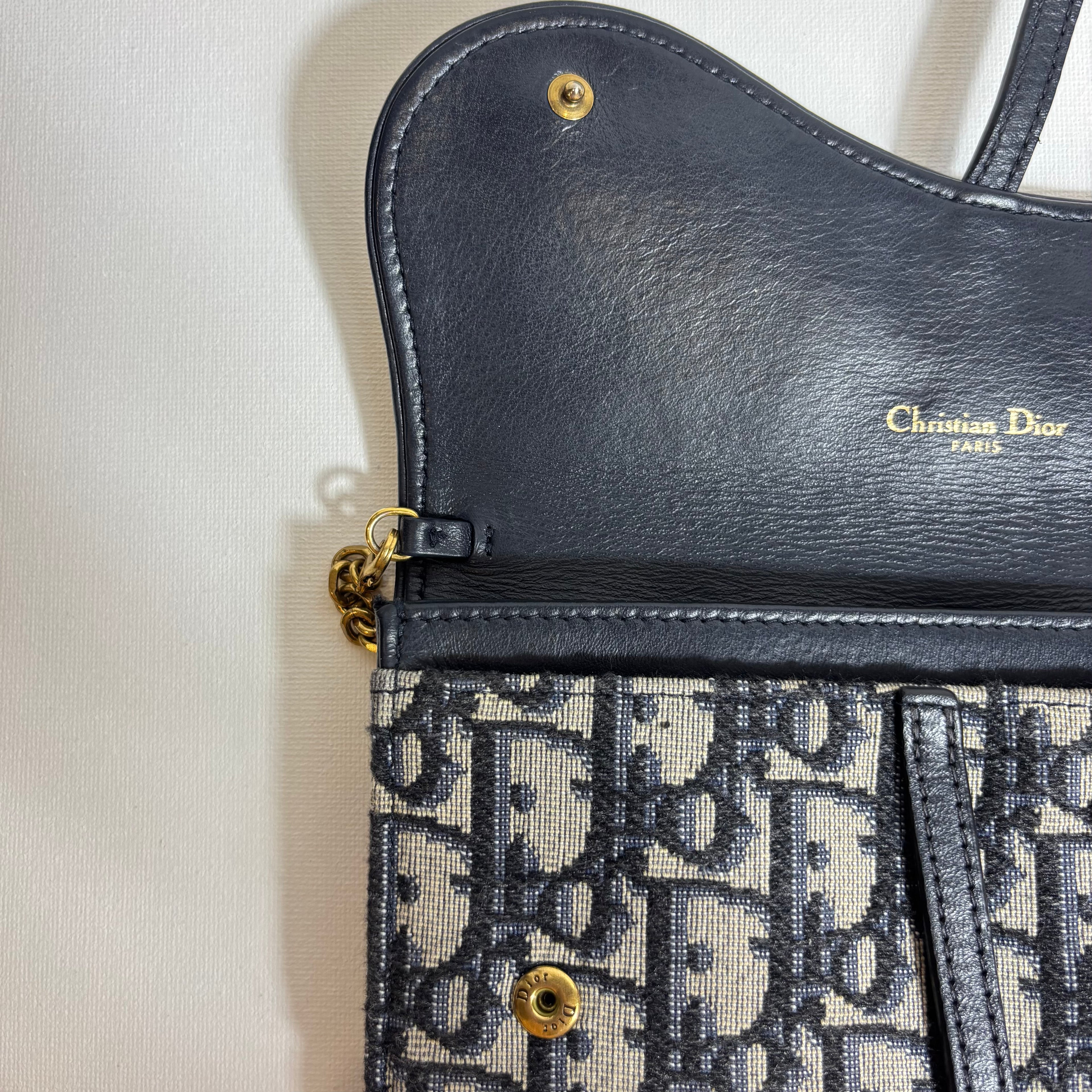 Small Saddle Pouch with Chain