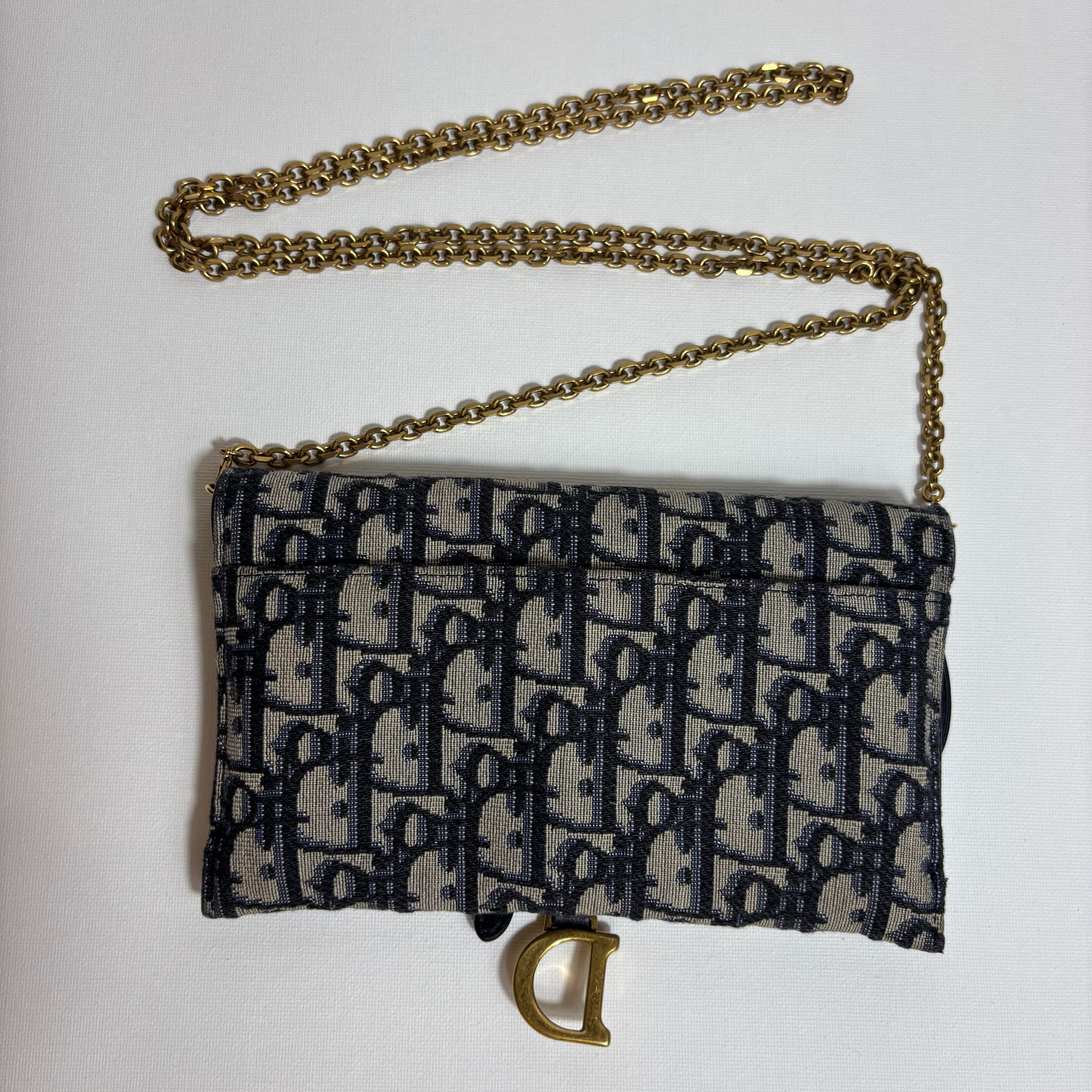 Small Saddle Pouch with Chain