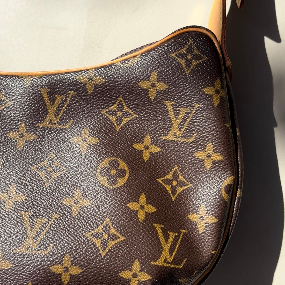 Croissant MM Monogram