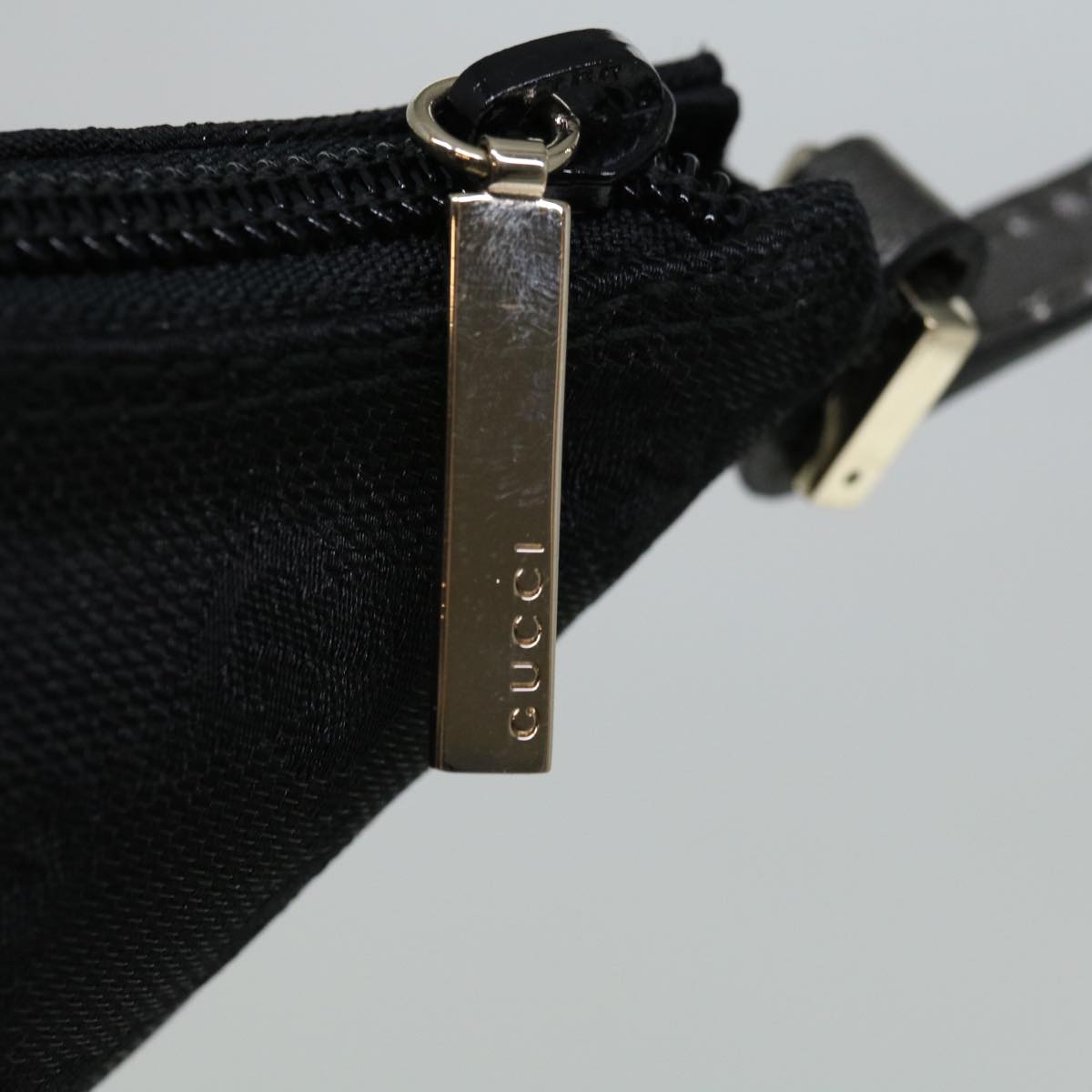 GG Canvas Shoulder Bag