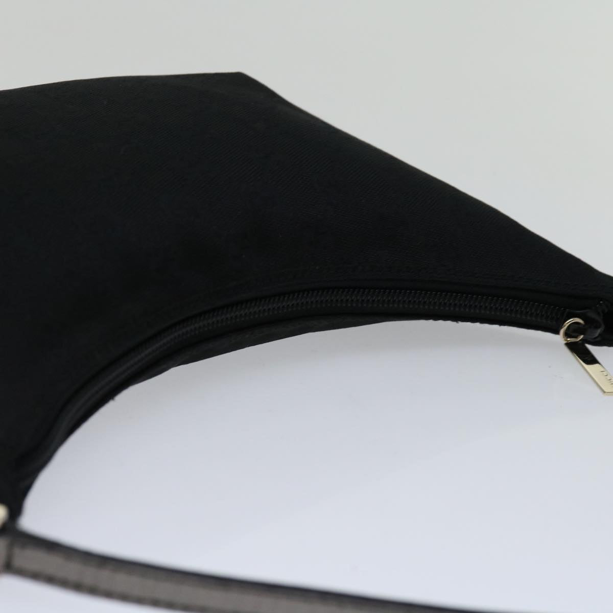 GG Canvas Shoulder Bag