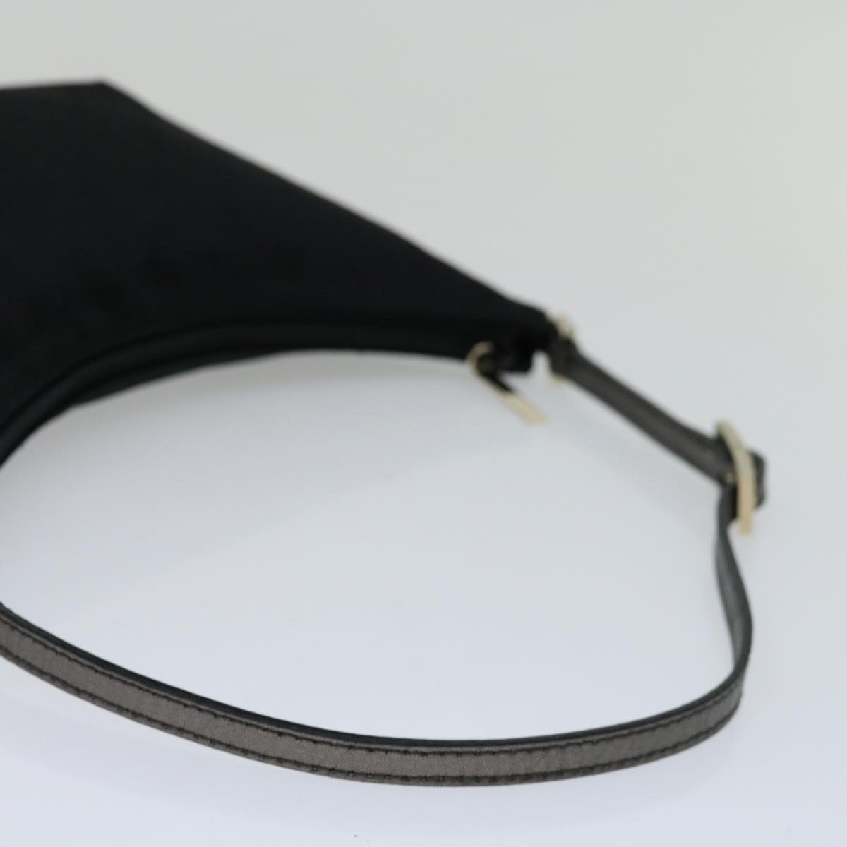 GG Canvas Shoulder Bag