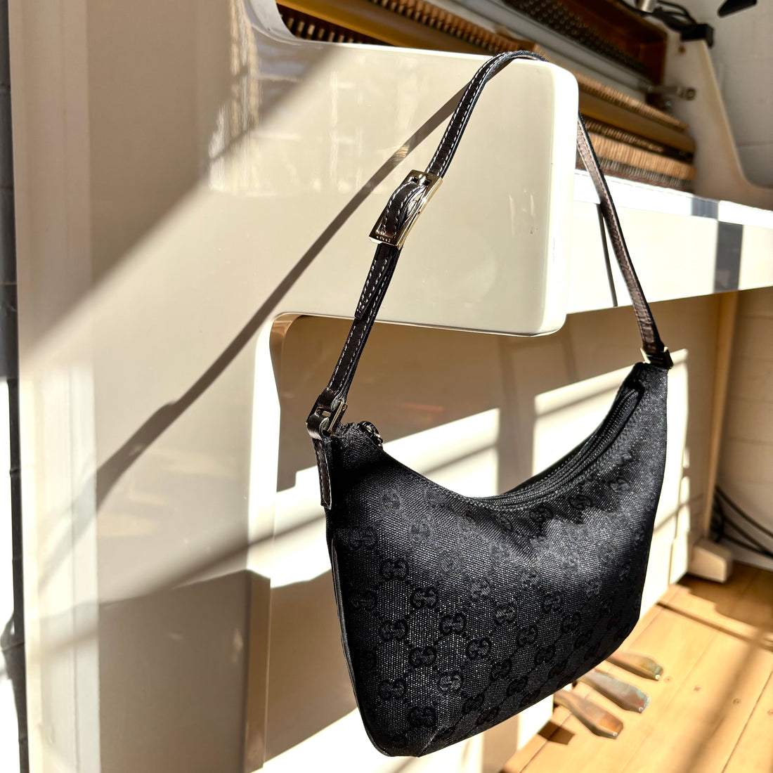 GG Canvas Shoulder Bag