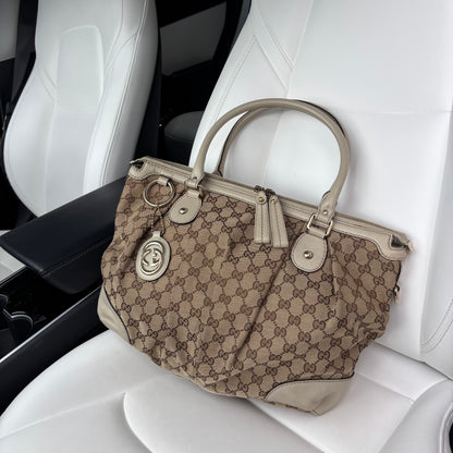 GG Canvas Sukey 2-Way Handbag in Beige and Gold