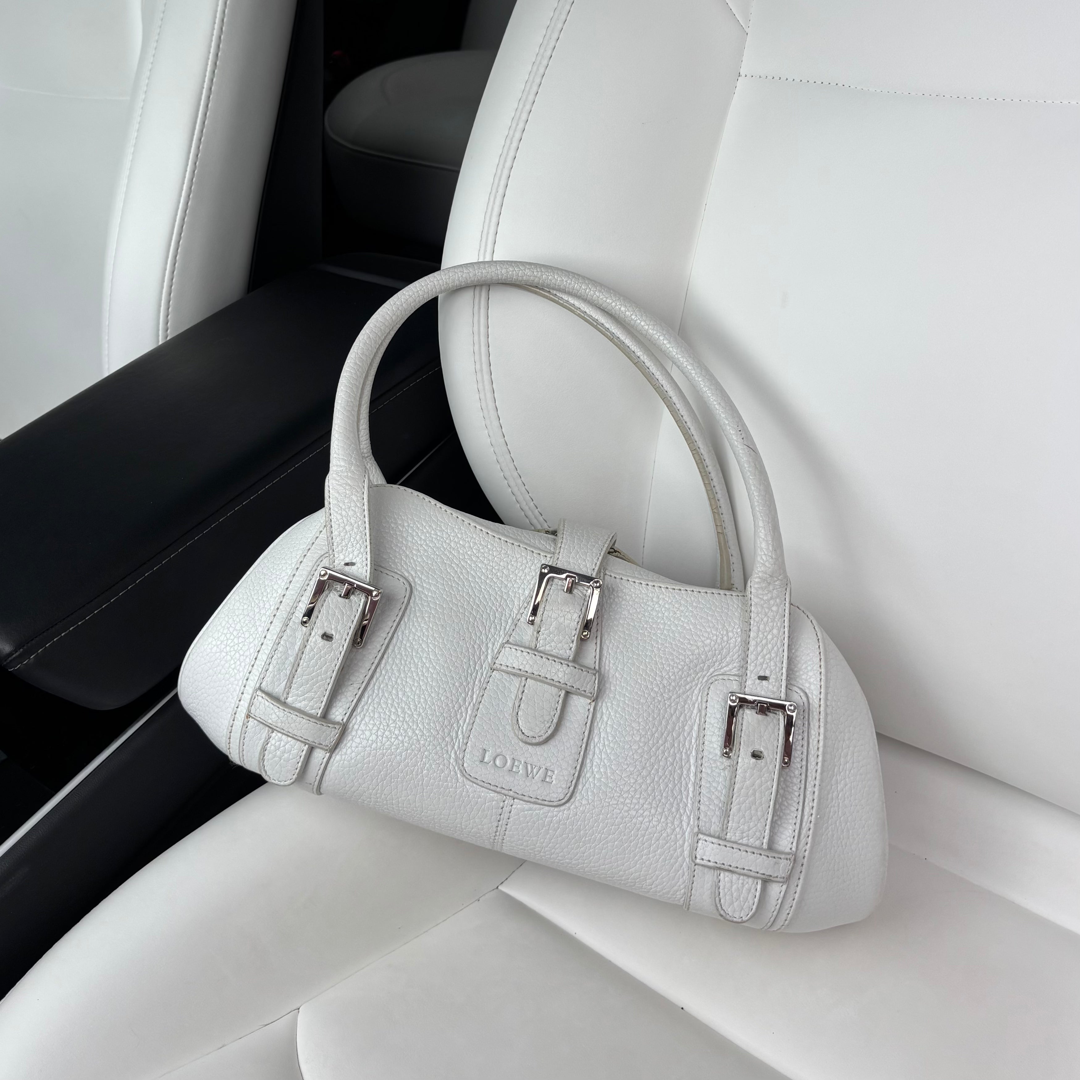Sender Handbag in White Leather with Silver Hardware