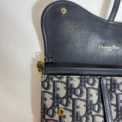 Small Saddle Pouch with Chain